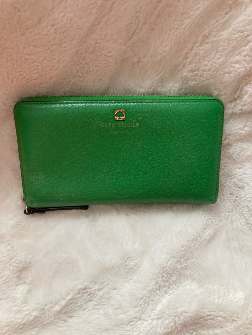 kate spade Green Pebbled Leather Zip Wallet with Gold Logo